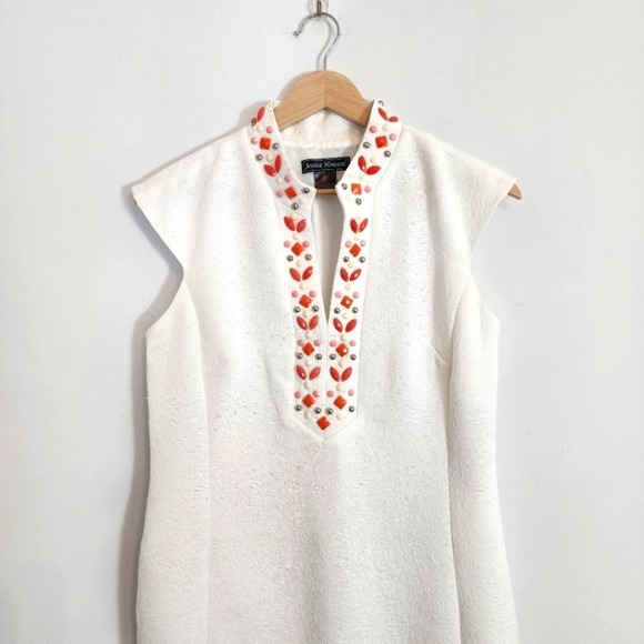 NWT Jessica Howard White Jacquard Sheath Cocktail Dress W/ Beaded Neckline SZ 6 - Picture 2 of 10